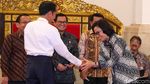 Momen Jokowi Beri Selamat Kepada Menteri Terbaik Dunia