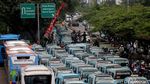 Suasana Demo Sopir Angkot di Tebet