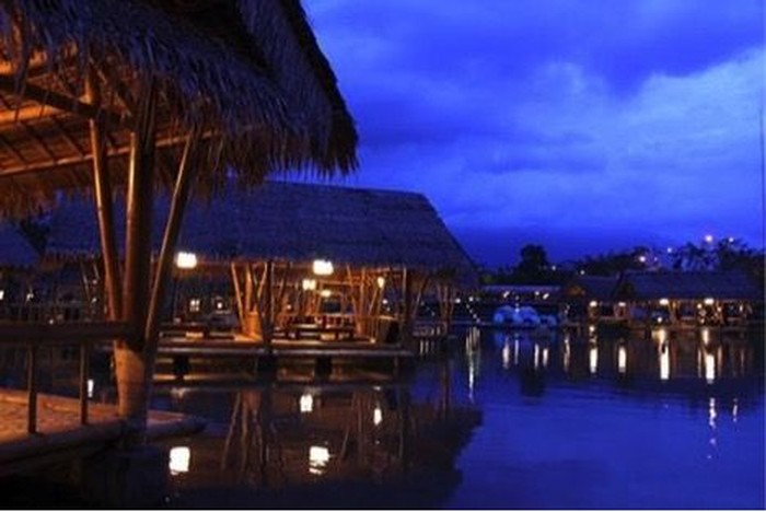 Mau Makan Sambil Lihat Angsa, Sawah, dan Kolam Ikan? Ini Tempatnya