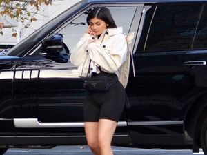Seperti Kylie Jenner, Mereka Pun Dapat Hadiah Mewah Saat Lahiran