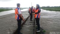 Banjir Rendam Jalur Brebes-Tegal, Perjalanan Kereta Api Dialihkan