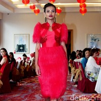 Fashion show Trilogy of Chinese Story’ karya tiga desainer Indonesia yakni Anaz, Yudhistira dan Yosep Sinudarsono yang memamerkan koleksi cheongsam di Pearl Chinese Restaurant,  JW Marriott Hotel Jakarta. Kamis [8/2/2018]. Foto: Mohamamd Abduh/Wolipop. Foto: Mohammad Abduh/Wolipop