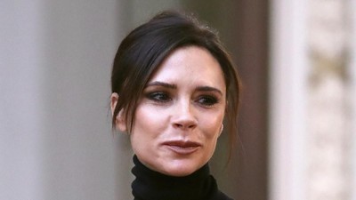 Foto: Intip Koleksi Perpisahan Victoria Beckham di New York Fashion Week