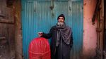 Foto: Cara Rekreasi di Afghanistan, Main Burung di Pasar