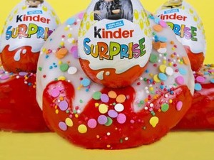 Wah! Kalau Beli Donat di Gerai Ini Dapat Hadiah Telur Kinder Joy
