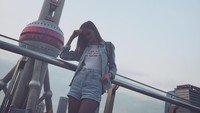 Ketika traveling Savanna memang bergaya santai (@savanna_blade/Instagram)
