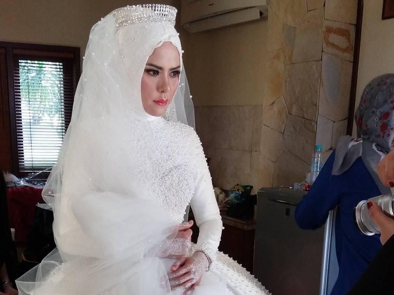 Diceraikan Vicky Prasetyo, Angel Lelga Minta Dijauhkan dari Pendosa Diceraikan Vicky Prasetyo, Angel Lelga Minta Dijauhkan dari Pendosa
