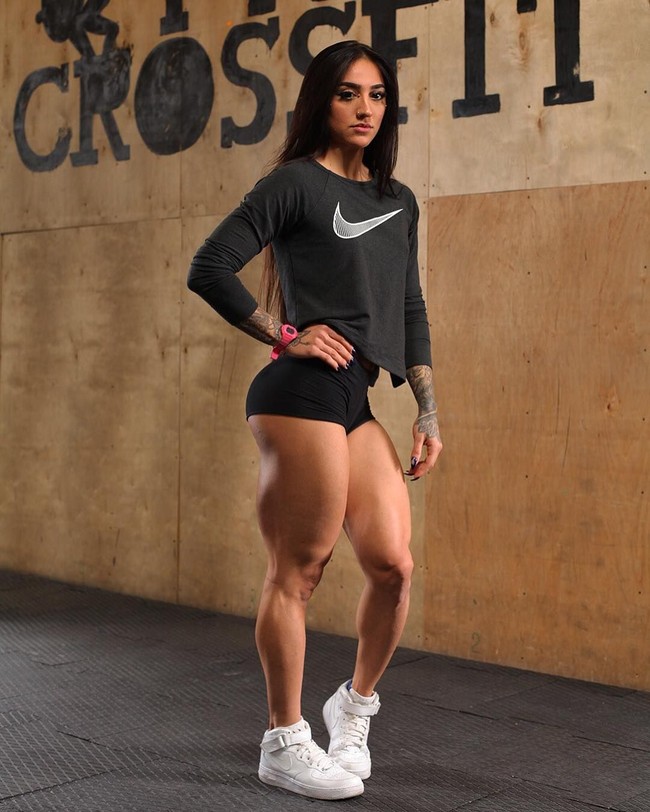 Pada umumnya kebanyakan wanita menyukai bentuk tubuh langsing dan ramping. Tapi, tidak bagi Bakhar Nabieva yang memiliki tubuh berotot dan kekar. (Foto: Instagram)