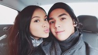 Keduanya mengakui tak mudah mencari rumah impian. Keinginan mereka tinggal bersama, makin menguatkan soal dugaan pernikahan siri. Foto: Instagram/alyssadaguise
