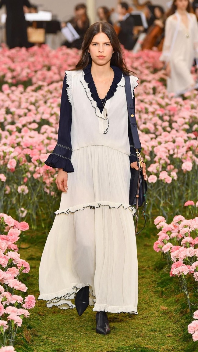 Koleksi terbaru Tory Buch ini dipamerkan di New York Fashion Week 2018, Bridge Market, New York City, Jumat (9/2/2018). (Photo by Slaven Vlasic / Getty Images)