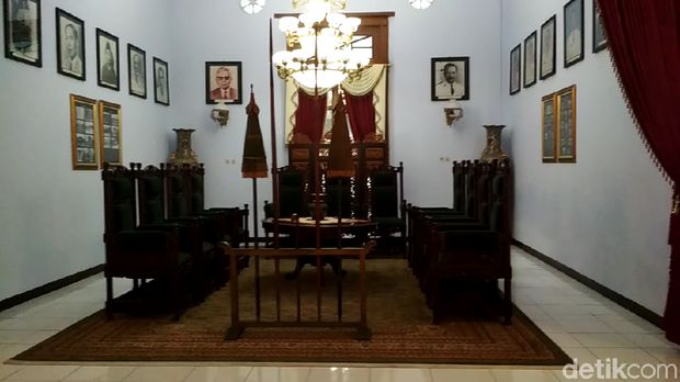 Pendopo Agung Ronggohadinegoro Blitar/
