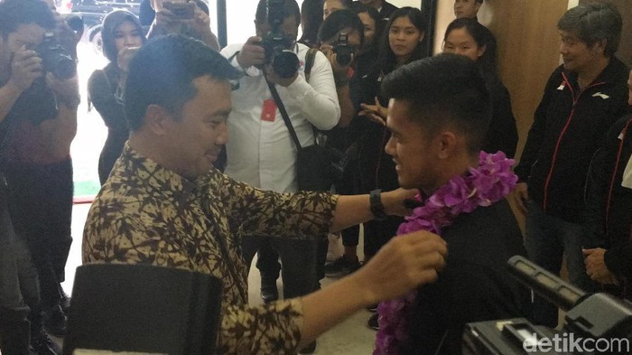 Menpora Guyur Bonus Rp 5 Miliar ke Tim Bulutangkis Beregu Asia 2018