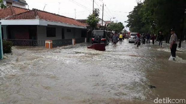 Banjir Rendam 3 Kecamatan di Brebes, 2 Warga Tewas