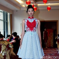 Fashion show Trilogy of Chinese Story’ karya tiga desainer Indonesia yakni Anaz, Yudhistira dan Yosep Sinudarsono yang memamerkan koleksi cheongsam di Pearl Chinese Restaurant,  JW Marriott Hotel Jakarta. Kamis [8/2/2018]. Foto: Mohamamd Abduh/Wolipop. Foto: Mohammad Abduh/Wolipop