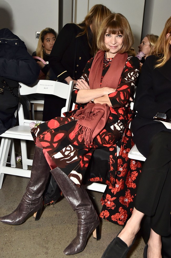 Pemimpin redaksi majalah Vogue Anna Wintour di fashion show The Brock Collection, Jumat (9/2/2018). (Foto: Getty Images)