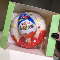 Wah! Kalau Beli Donat di Gerai Ini Dapat Hadiah Telur Kinder Joy