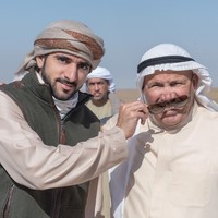 Sisi romantis lainnya dari sang pangeran adalah hobinya dalam membuat puisi. Kebanyakan puisi-puisinya tertuju untuk ayah, ibu atau keluarga yang dicintainya.  Foto: Instagram