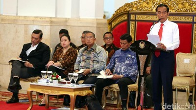 Jokowi Pimpin Sidang Kabinet Paripurna di Istana Negara