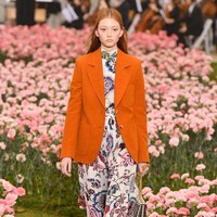 Koleksi terbaru Tory Buch ini dipamerkan di New York Fashion Week 2018, Bridge Market, New York City, Jumat (9/2/2018). (Photo by Slaven Vlasic / Getty Images)