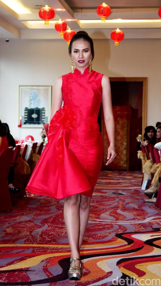 Fashion show Trilogy of Chinese Story’ karya tiga desainer Indonesia yakni Anaz, Yudhistira dan Yosep Sinudarsono yang memamerkan koleksi cheongsam di Pearl Chinese Restaurant,  JW Marriott Hotel Jakarta. Kamis [8/2/2018]. Foto: Mohamamd Abduh/Wolipop. Foto: Mohammad Abduh/Wolipop