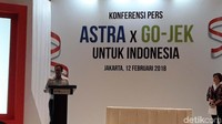 Di tempat yang sama Nadiem menyambut baik suntikan modal tersebut. Bahkan dia bangga lantaran Go-Jek menjadi perusahaan yang diinvestasikan paling besar bagi Astra.