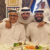 Sheikh Hamdan merupakan anak kedua dari 13 bersaudara. Sang pangeran merupakan putra dari Sheikh Mohammed bin Rashid Al Maktoum dan ibunya Sheikha Hind bint Maktoum bin Juma Al Maktoum.  Foto: Instagram