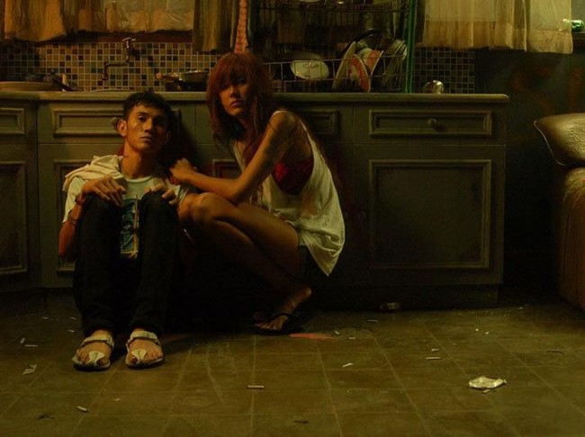 Meskipun tidak berakhir bersama, tapi Radit (Vino G. Bastian) dan Jani (Fahrani) sukses membuat penonton baper dengan memperlihatkan kalau cinta butuh pengorbanan, termasuk mengorbankan hati agar pasangannya bisa lebih bahagia. Salah satu quote yang paling mengena di hati penonton adalah, I Love You, Bodoh.  Foto: Istimewa