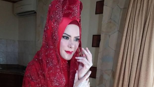 Ochi Rosdiana dan Mereka yang Jatuh ke Pelukan Polisi