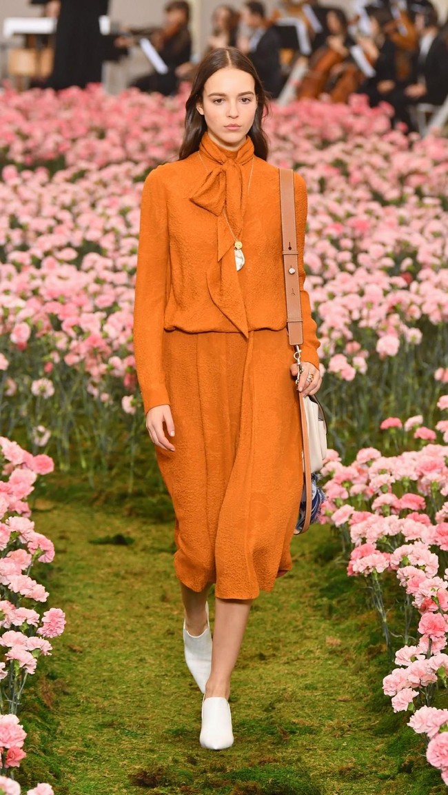 Koleksi terbaru Tory Buch ini dipamerkan di New York Fashion Week 2018, Bridge Market, New York City, Jumat (9/2/2018). (Photo by Slaven Vlasic / Getty Images)