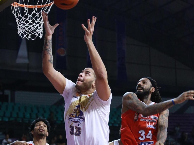 Sempat Beri Perlawanan Ketat, CLS Knights Takluk dari San Miguel Alab Sempat Beri Perlawanan Ketat, CLS Knights Takluk dari San Miguel Alab