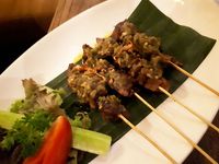 Biar Kenyang dan Hangat, Enaknya Makan Lidah, Iga dan Ayam Bumbu Cabe Ijo