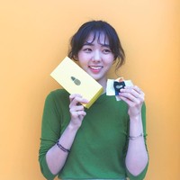 Chae So-Bin dan Ayu Indriati tampak memiliki bentuk wajah yang mirip. Mereka sama-sama memiliki wajah berbentuk hati dan bibir yang kecil. Foto: Instagram