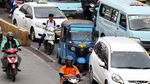 Miris, Para Pelajar Ini Nekat Naik Motor Tanpa Helm