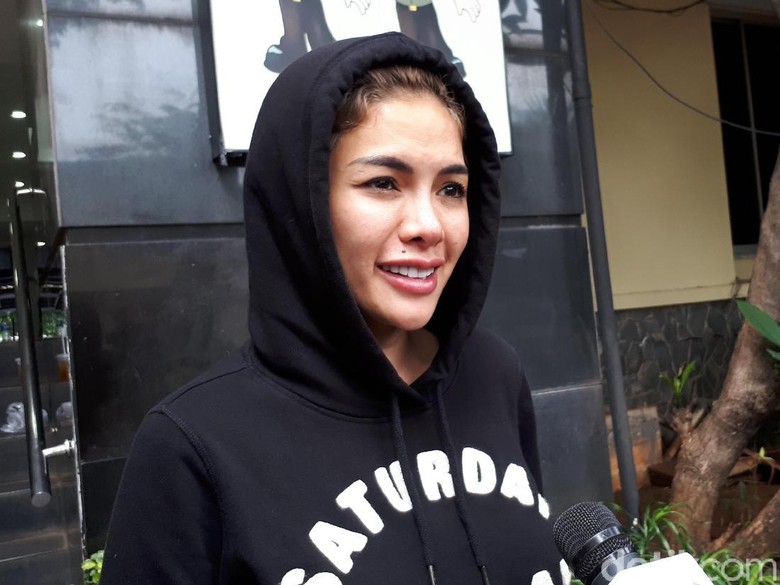 Alami Teror dan Khawatir Anak Dibawa Kabur, Nikita Mirzani Berikan Pengawalan Alami Teror dan Khawatir Anak Dibawa Kabur, Nikita Mirzani Berikan Pengawalan