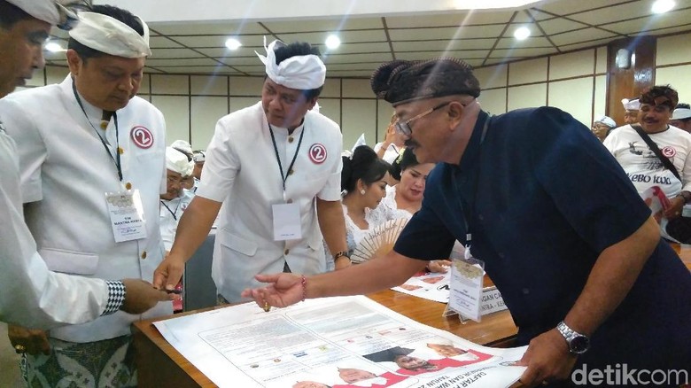 Pilgub Bali, Wayan Koster-Tjokorda Dapat Nomor Urut 1 Pilgub Bali, Wayan Koster-Tjokorda Dapat Nomor Urut 1