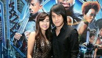 Pasangan muda tersebut kompak tampil dengan busana serba hitam. Pool/Ismail/detikFoto.
