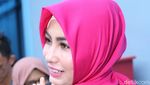 Berhijab, Kartika Putri Makin Cantik