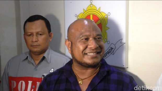 Polisi Tangkap Pemobil yang Seruduk Polantas di Matraman