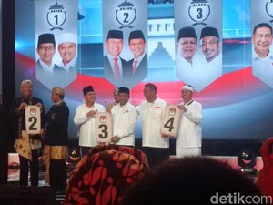 Wajah Semringah 4 Paslon Pilgub Jabar Usai Pengundian Nomor Urut