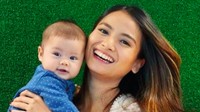 Acha Septriasa yang kini tinggal di Australia juga sedang menyusui buah hatinya. Dia pernah memposting foto yang berisi dukungan sang suami agar asinya lancar. Yang dilakukan vicky Setiap pagi , make sure air susu ku lancar buat Bridgia , bubur kacang hijau x buah x juice x susu lactamil sudah tersedia dr jam 8 pagi di meja makan, couldnt ask for more thank you tulis Acha. Foto: Instagram
