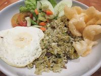 Biar Kenyang dan Hangat, Enaknya Makan Lidah, Iga dan Ayam Bumbu Cabe Ijo