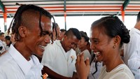 Pernikahan massal dilakukan pada Rabu (13/2/2018) di Subic, Zambales, Filipina. (Foto: Dok. REUTERS/Erik De Castro)