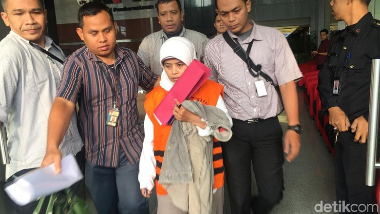 Anggota DPRD Kebumen Ditahan KPK Terkait Kasus Suap Anggota DPRD Kebumen Ditahan KPK Terkait Kasus Suap