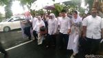 Foto: Beda Gaya Khofifah-Emil dan Gus Ipul-Puti Ambil Nomor Urut