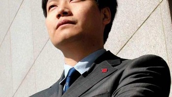 Lei Jun lahir di Xiantao, kota kecil di provinsi Hubei, China. Sedari kecil Lei Jun lebih tertarik terhadap produk teknologi. Dia sudah coba mendirikan perusahaan di akhir kuliah di Wuhan University. Foto: istimewa