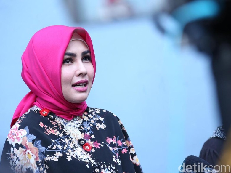 Kartika Putri Siap Jika Tinggalkan Dunia Artis Kartika Putri Siap Jika Tinggalkan Dunia Artis