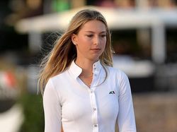 Gadis Cantik Kesayangan Steve Jobs Ini Diramal Pimpin Apple