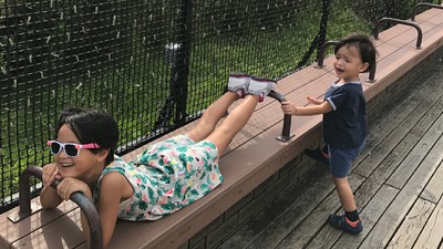 Sky dan Snow, Anak Ernest Prakasa yang Super Imut