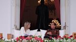 Bincang Hangat Jokowi dan Ratu Maxima di Beranda Istana