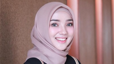 Hijabers Indonesia Ini Disebut Mirip Aktris Korea, Setuju?